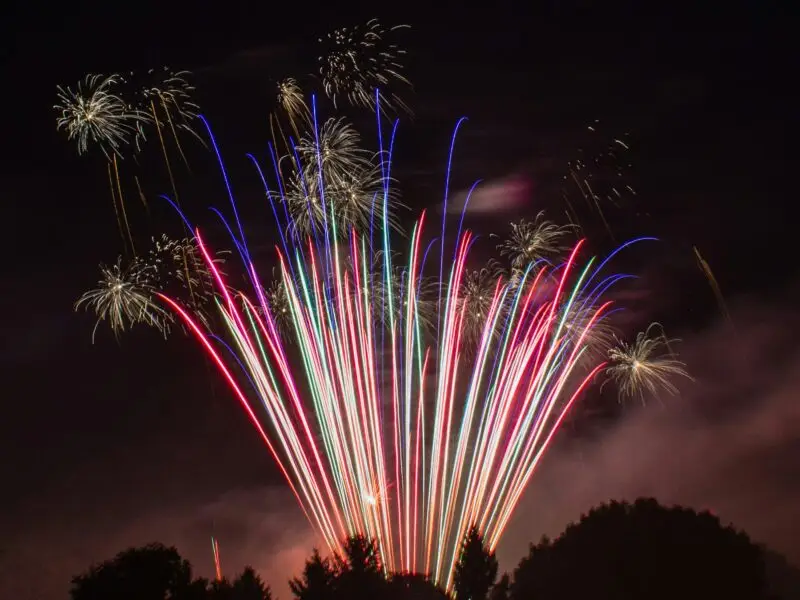 a display of fireworks celebrating the 4th of july